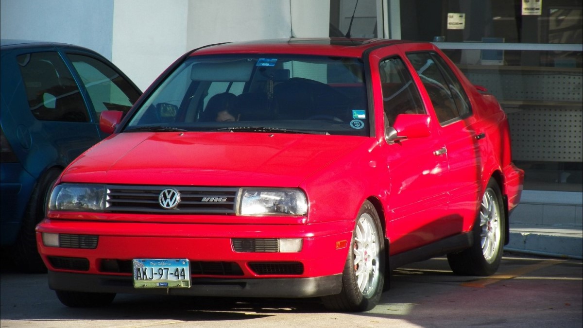 Volkswagen Jetta #VR6Parrot