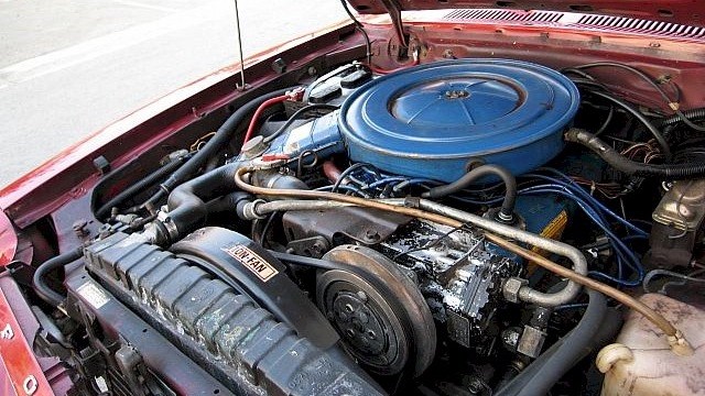 Ford Mustang Ghia Luxury/Sport